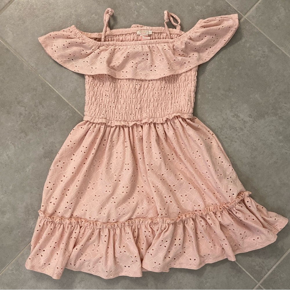 Girls Forever 21 pink eyelet open shoulder dress. Girls size 9/10.